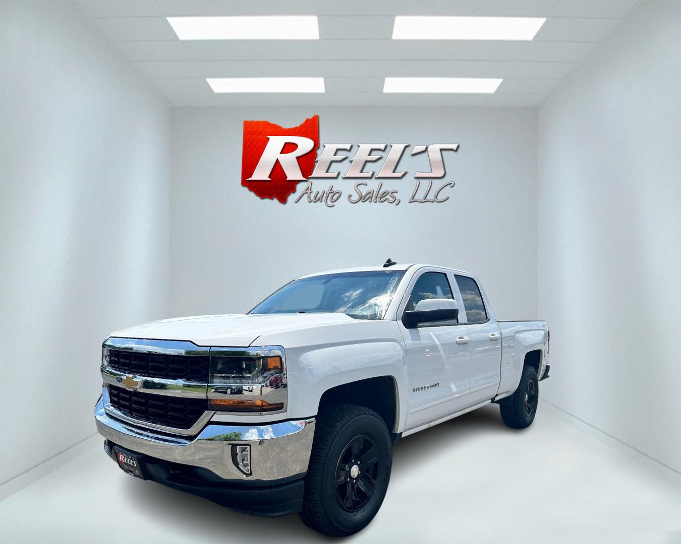 2017 White /Black Chevrolet Silverado 1500 LT (1GCVKREH5HZ) with an 4.3L V6 OHV 12V engine, 6-Speed Automatic transmission, located at 11115 Chardon Rd. , Chardon, OH, 44024, (440) 214-9705, 41.580246, -81.241943 - Photo#0